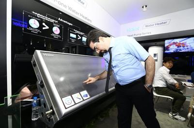 海爾廣交會展出世界首個無水箱太陽能熱水器，引領日用家電零售創新